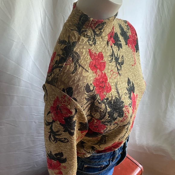 Floral printed turtle neck top - Picture 3 of 10